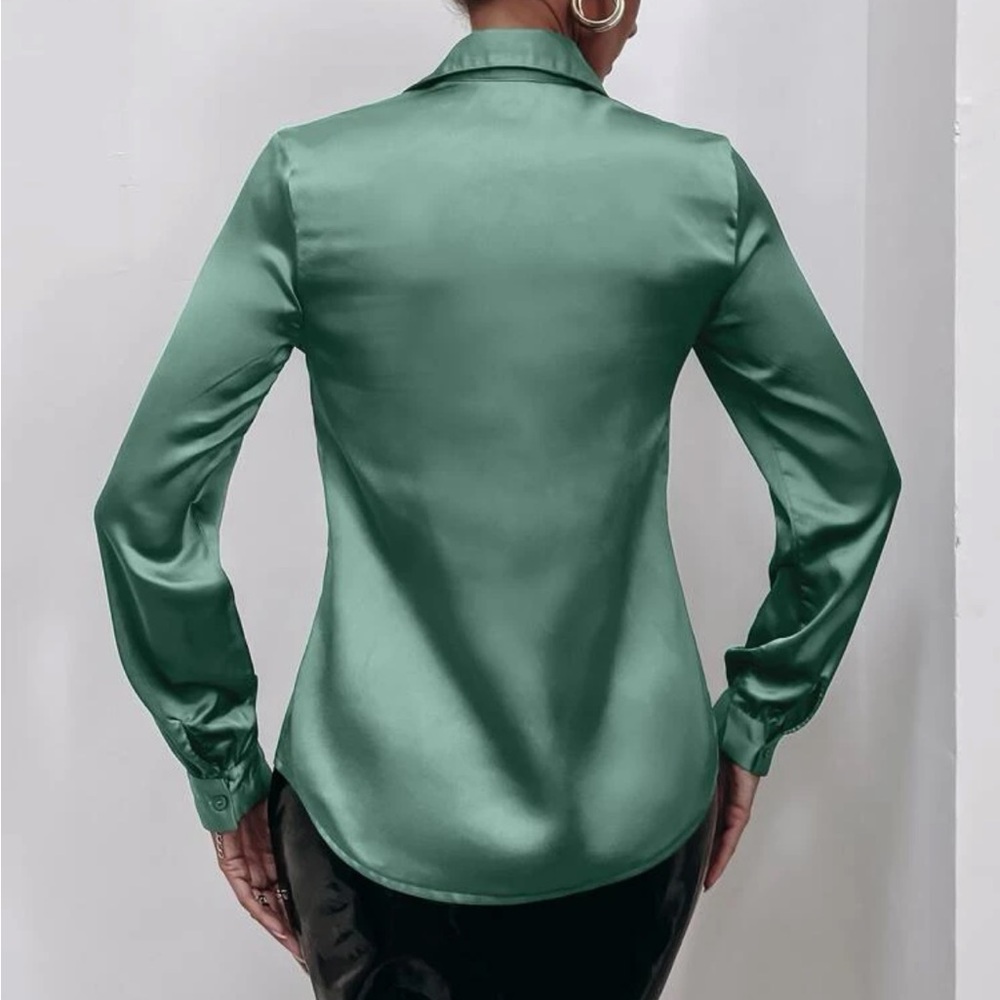 Luxe  green silky  button up boyfriend business casual satin top - Picture 3 of 16